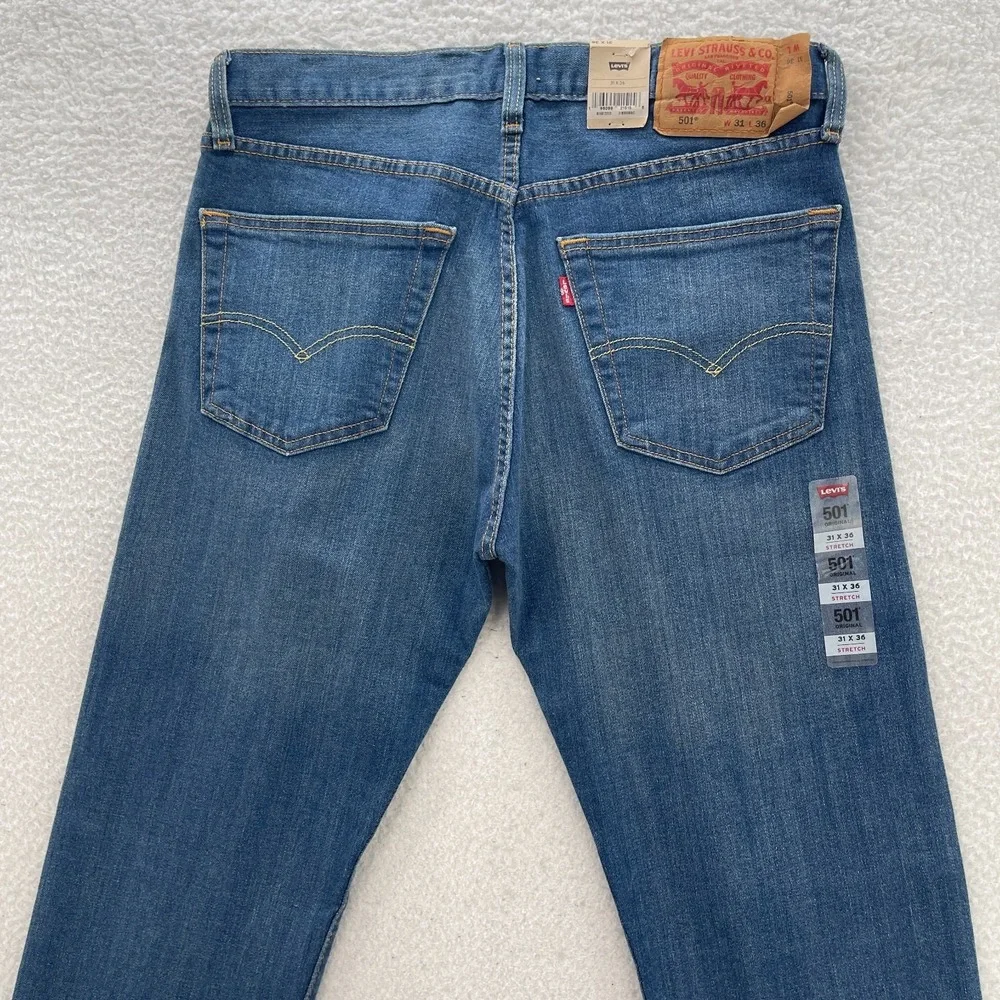 Levis 501 Jeans Mens 31x36 Blue Original Straight Button Fly Medium Wash Denim